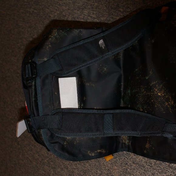 The North Face Base Camp Duffel - L - Picture 4 of 9